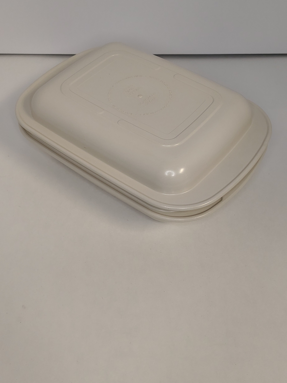 Tupperware Beige Rectangular Container Set Of 2. 1 Qt and 3/4 qt Microwave Safe.